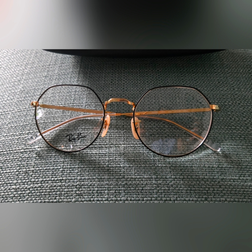 Ray-Ban Black and Gold Women''s Glasses w. Case